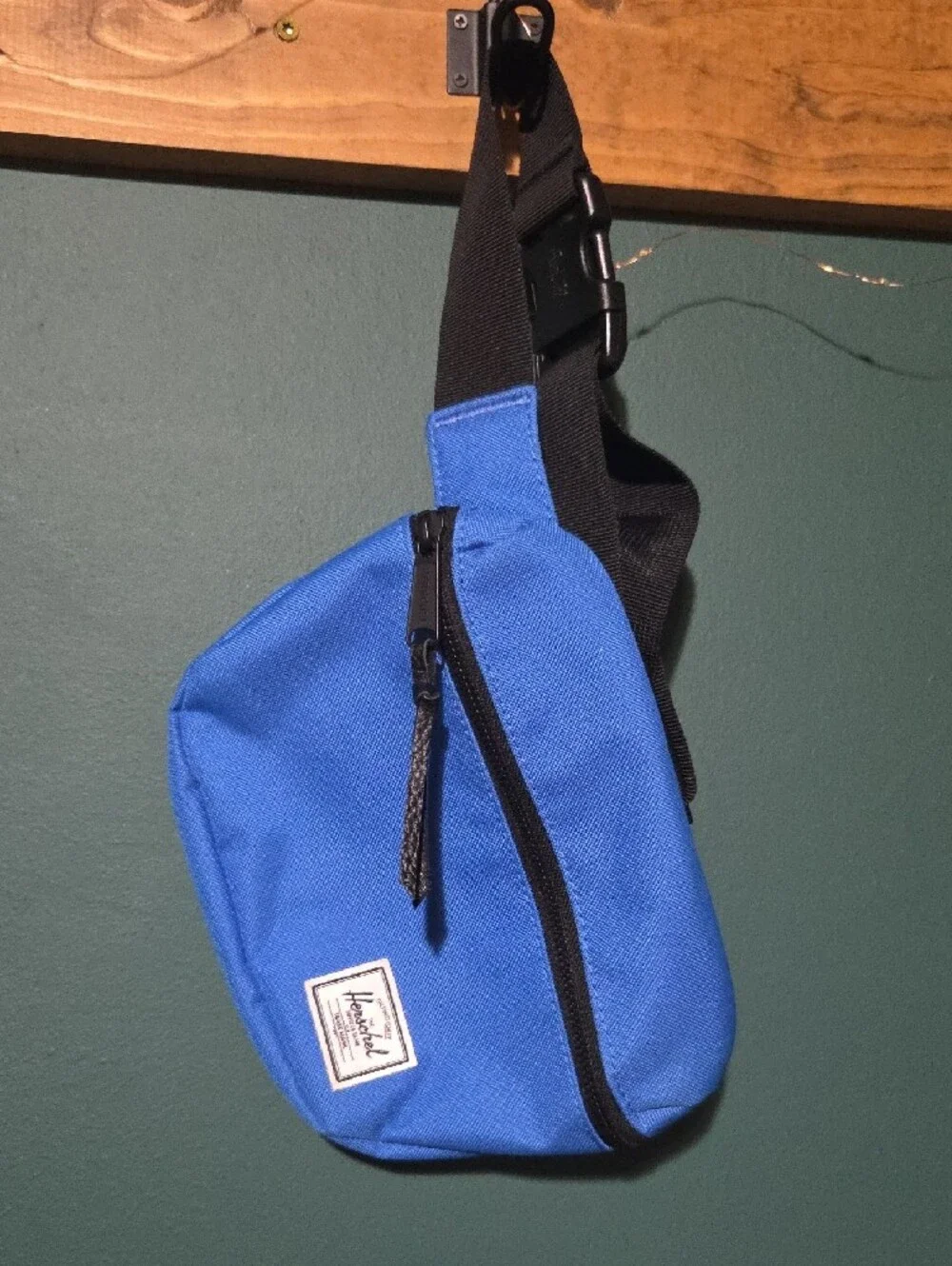 Herschel Supply Co. compact convenient